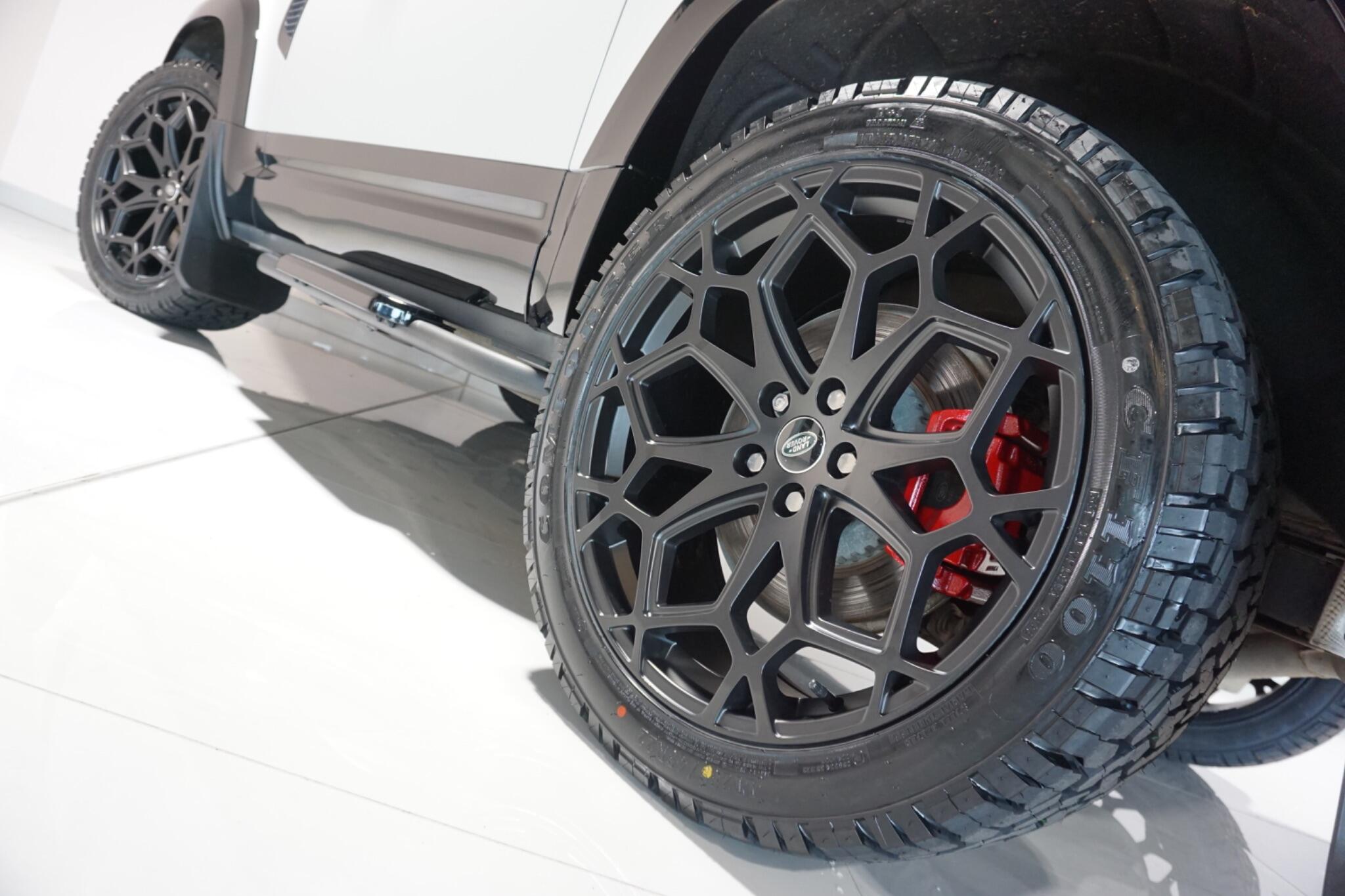 Land Rover Defender 90 3.0 D300 MHEV X-Dynamic HSE Hard Top SUV 3dr Diesel Auto 4WD SWB Euro 6 (s/s) (300 ps)
